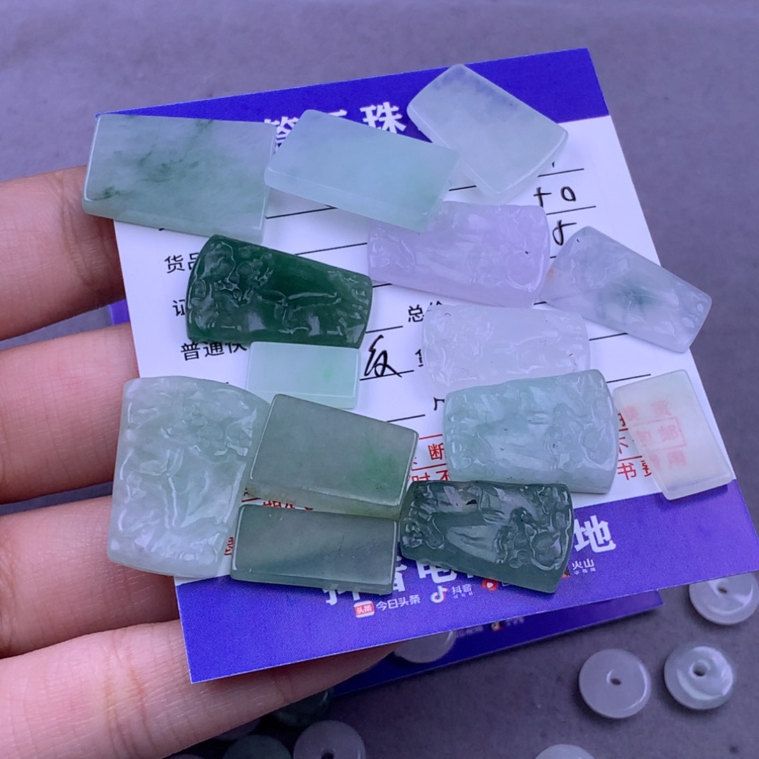 未镶嵌挂件翡翠c****z