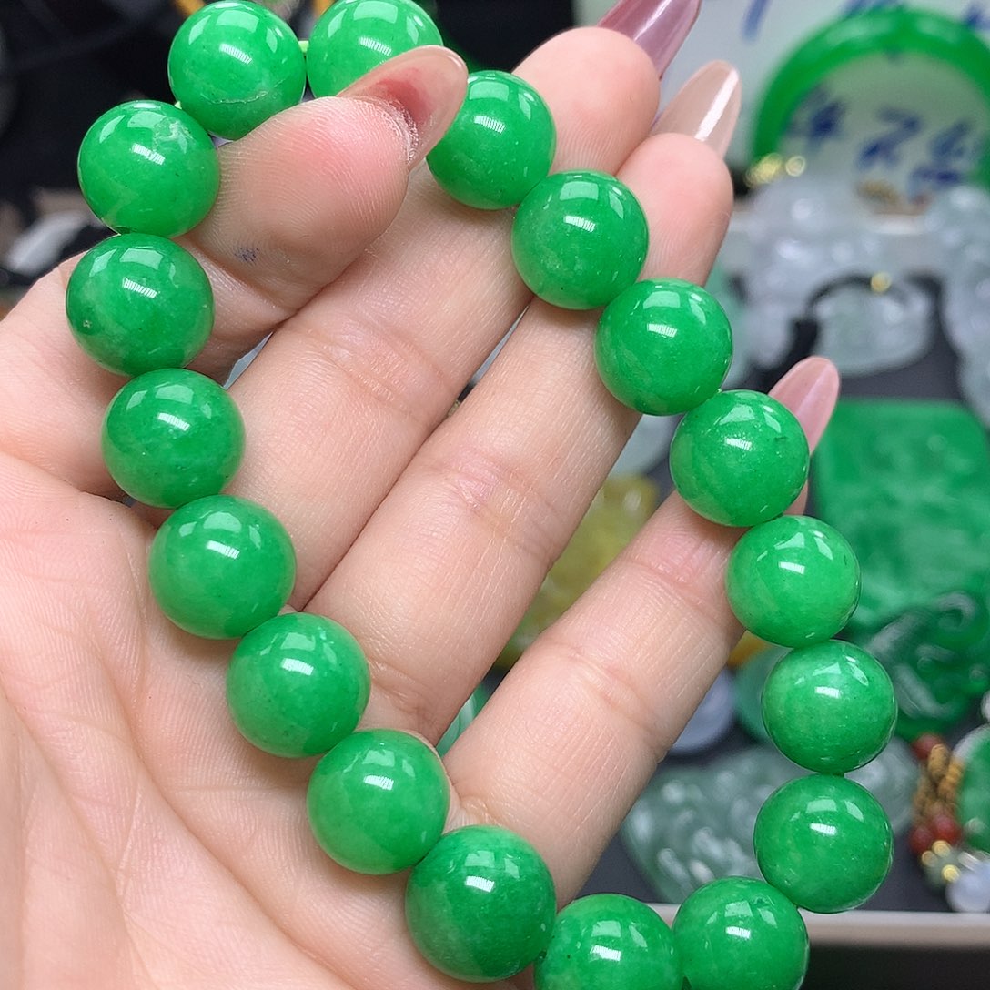 翡翠吊坠(赠链)未镶嵌