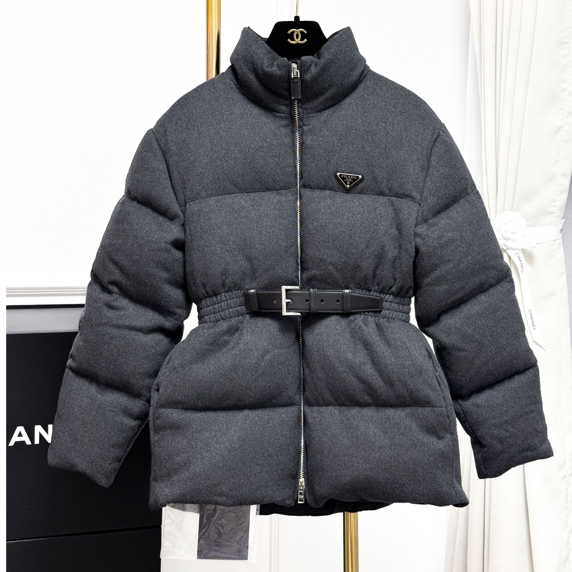 99新 Prada/普拉达 40码深灰色三角标羊毛收腰款立领羽绒服外套