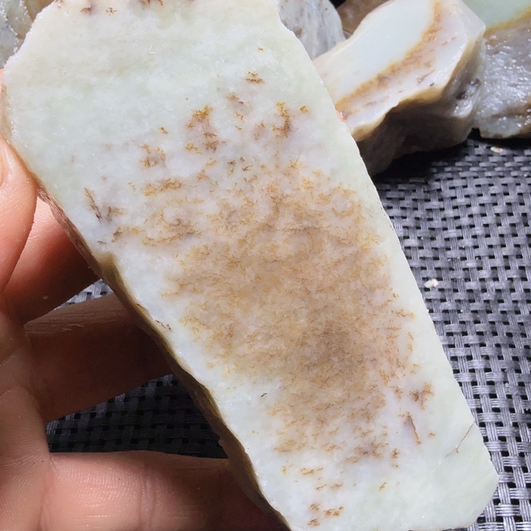 和田玉（糖玉）未镶嵌珠宝半成品