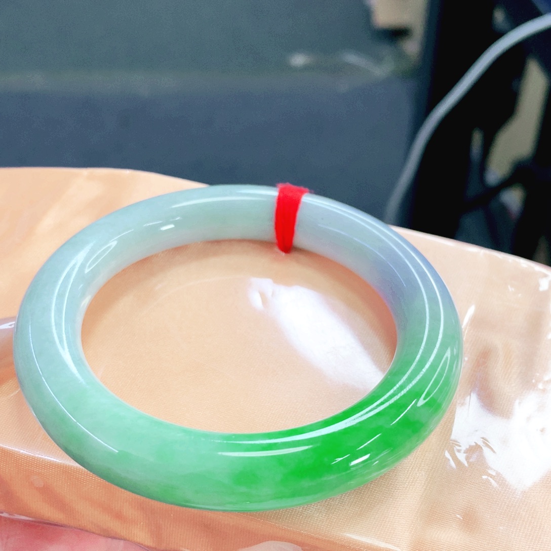 翡翠未镶嵌手镯55