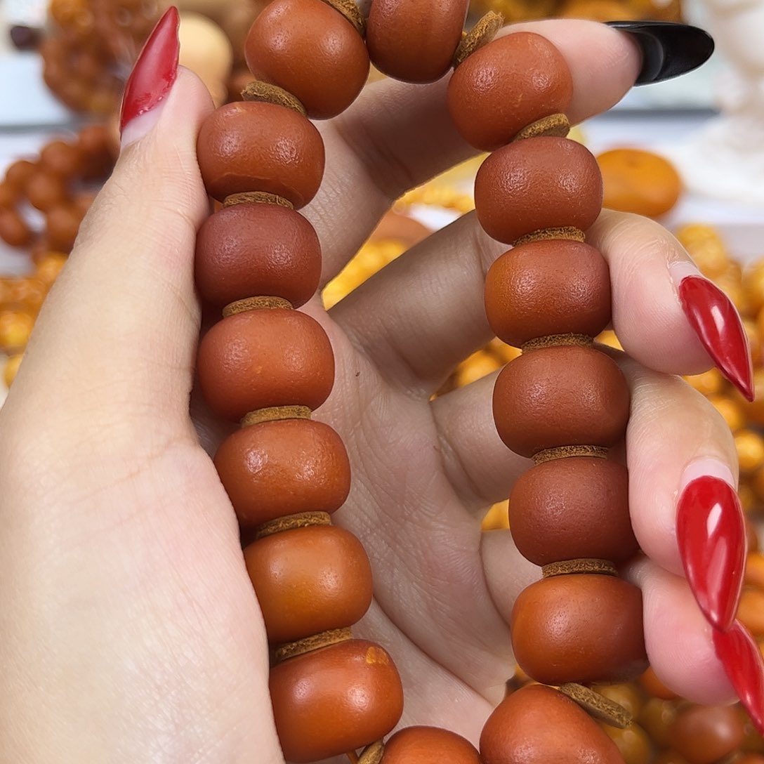 琥珀颈饰未镶嵌蜜蜡