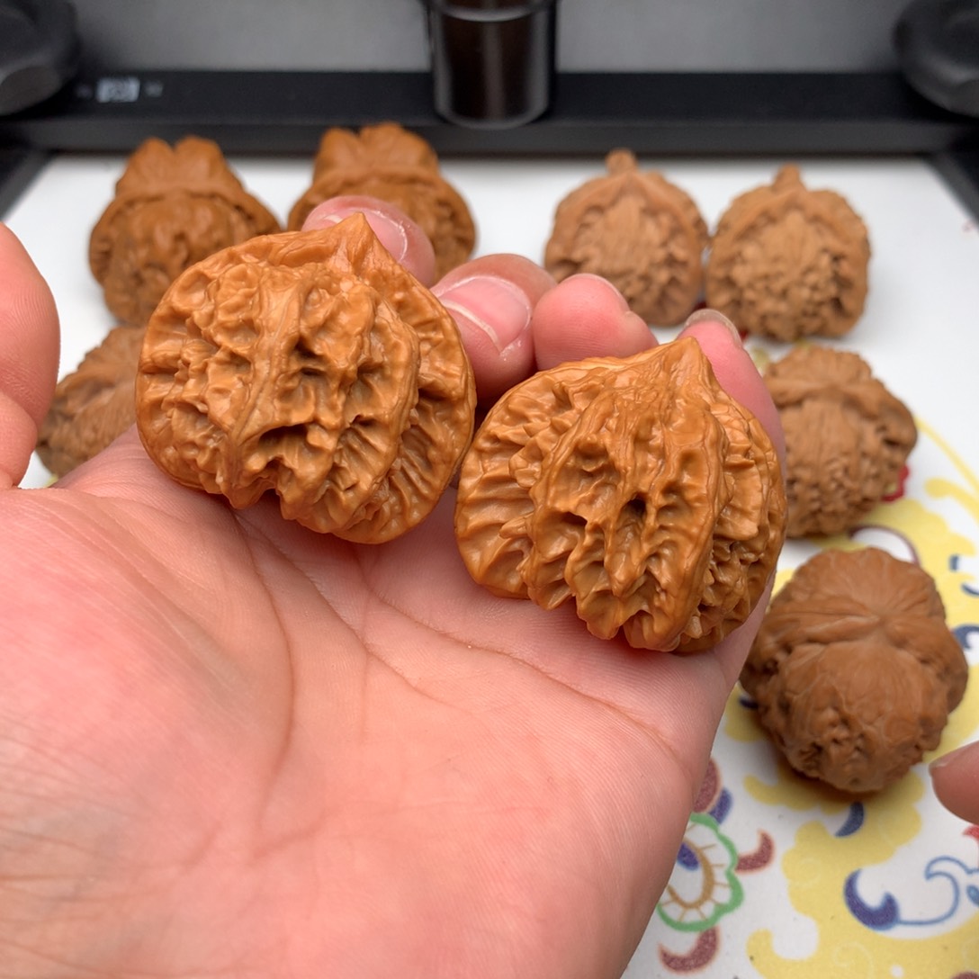 文玩核桃把件F****r大龙8000