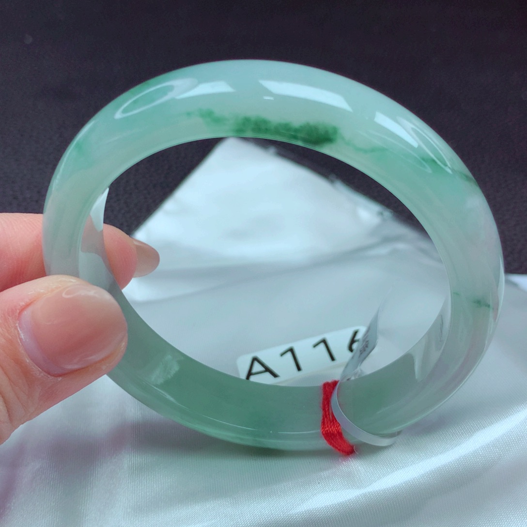 翡翠手镯未镶嵌手镯88