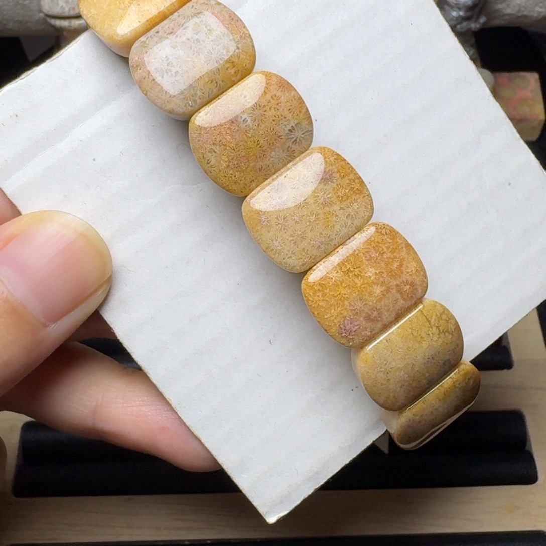 硅化玉未镶嵌秋枫美景