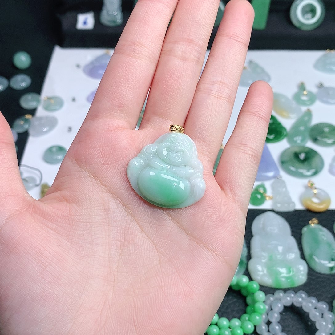 翡翠颈饰未镶嵌翡翠