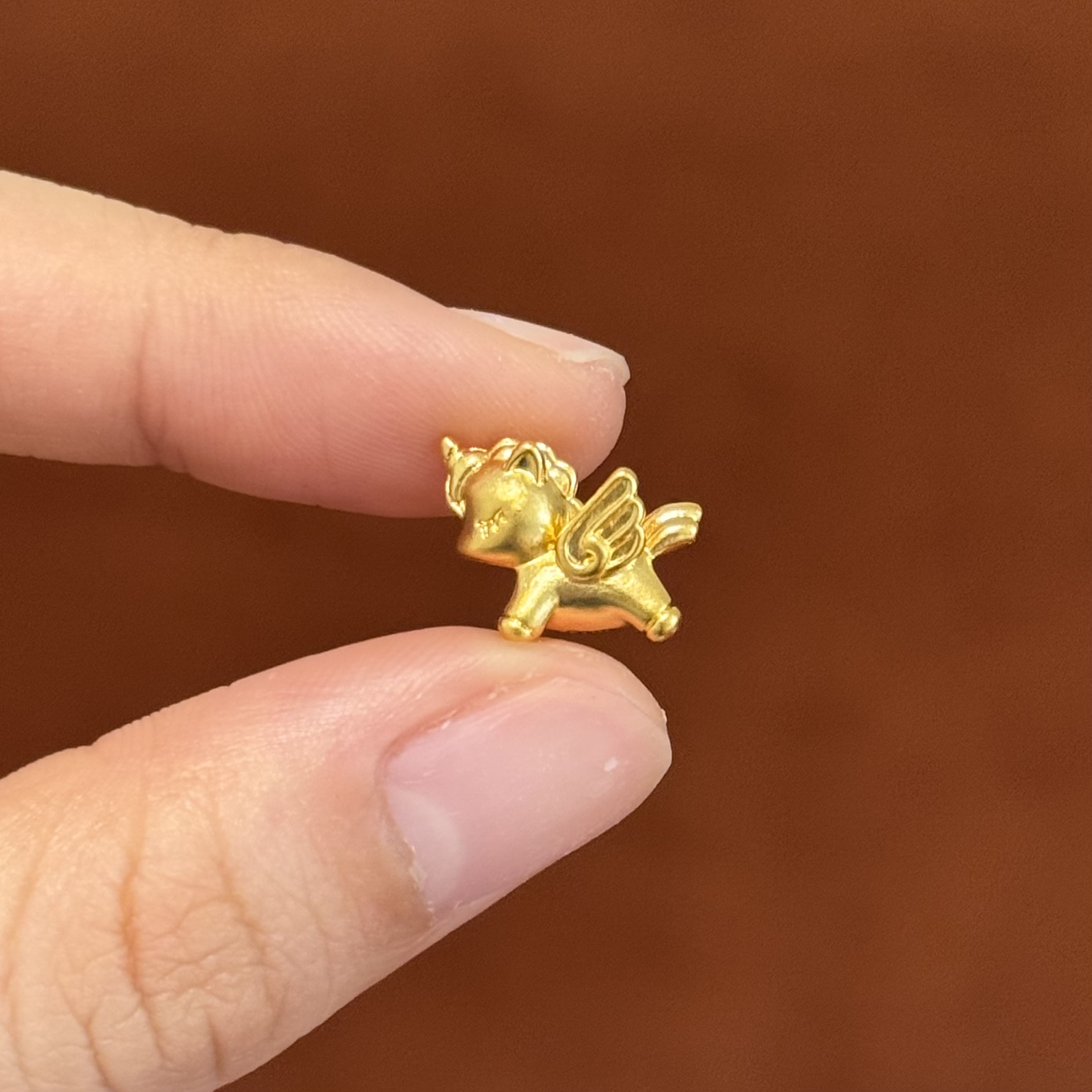 贝贝黄金 足金999 独角兽梦幻翅膀飞马 素金 中穿 5D工艺 2633