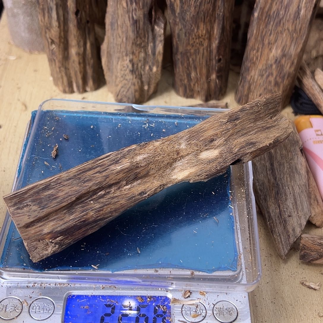 香料绿奇楠虫漏22克金沙叶