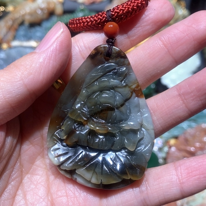 岫玉未镶嵌毛衣链