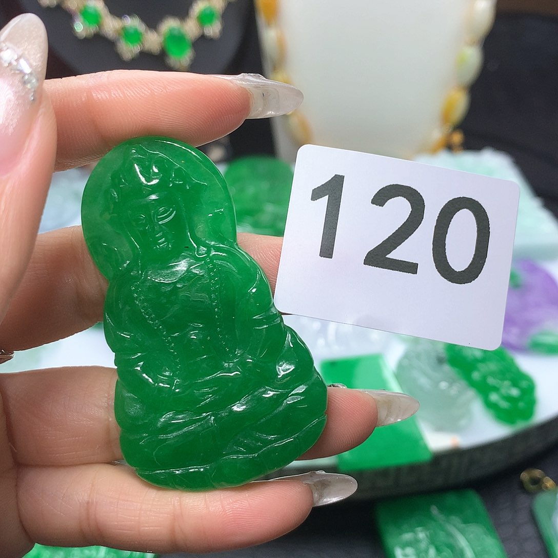 翡翠吊坠(赠链)未镶嵌