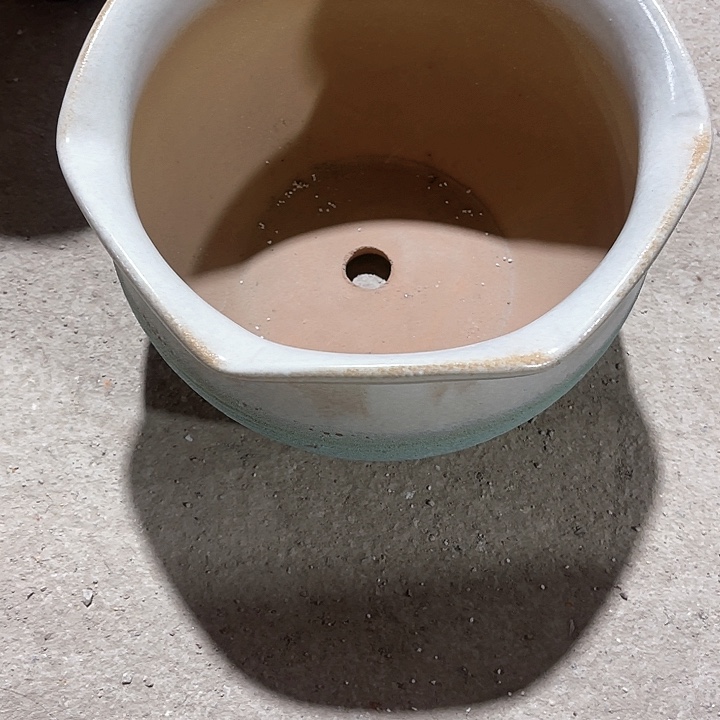 红陶口径26高度18一只小瑕疵