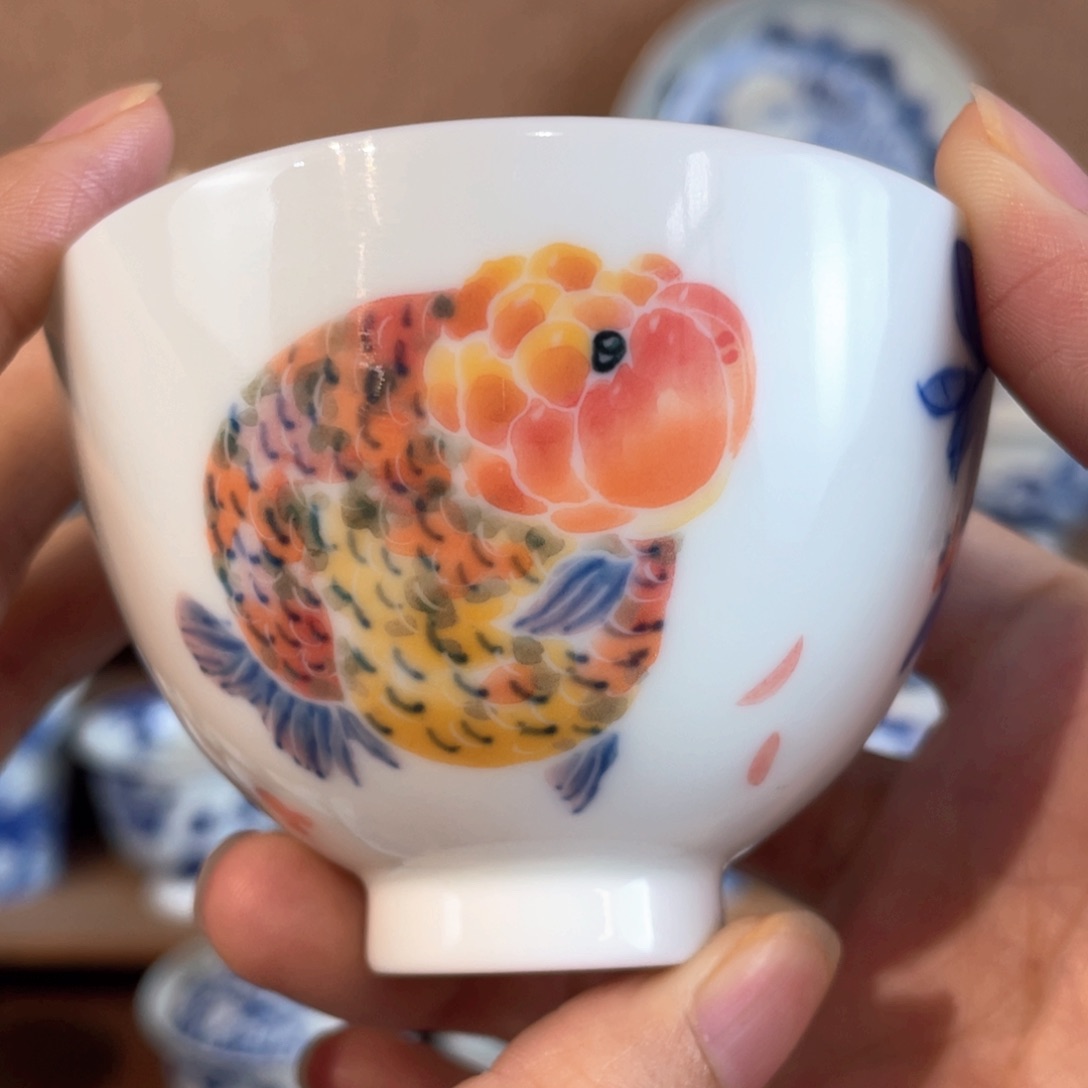 泥藝瓷梦兰寿金鱼鸡心杯