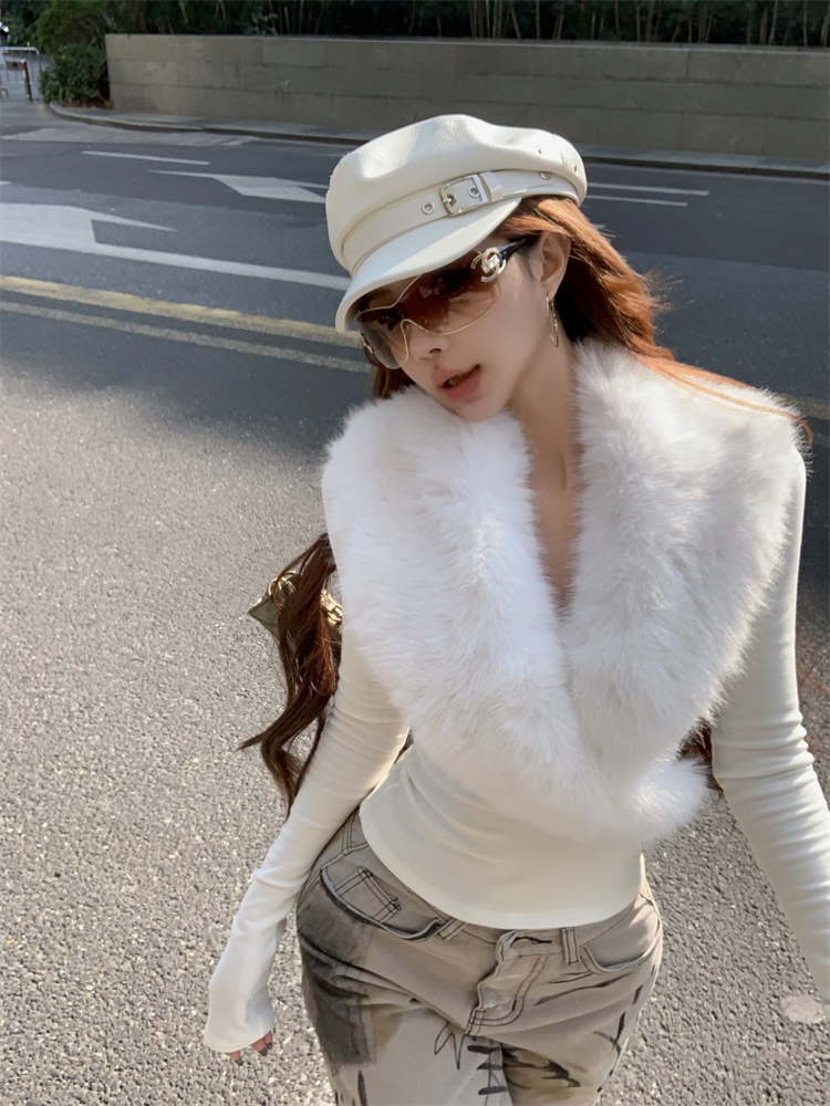 高级感白色大毛领T恤女2025冬季新款修身时尚辣妹内搭打底上衣女