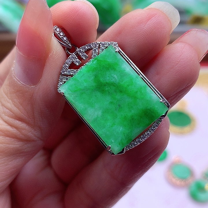 翡翠颈饰银S925镶嵌翡翠