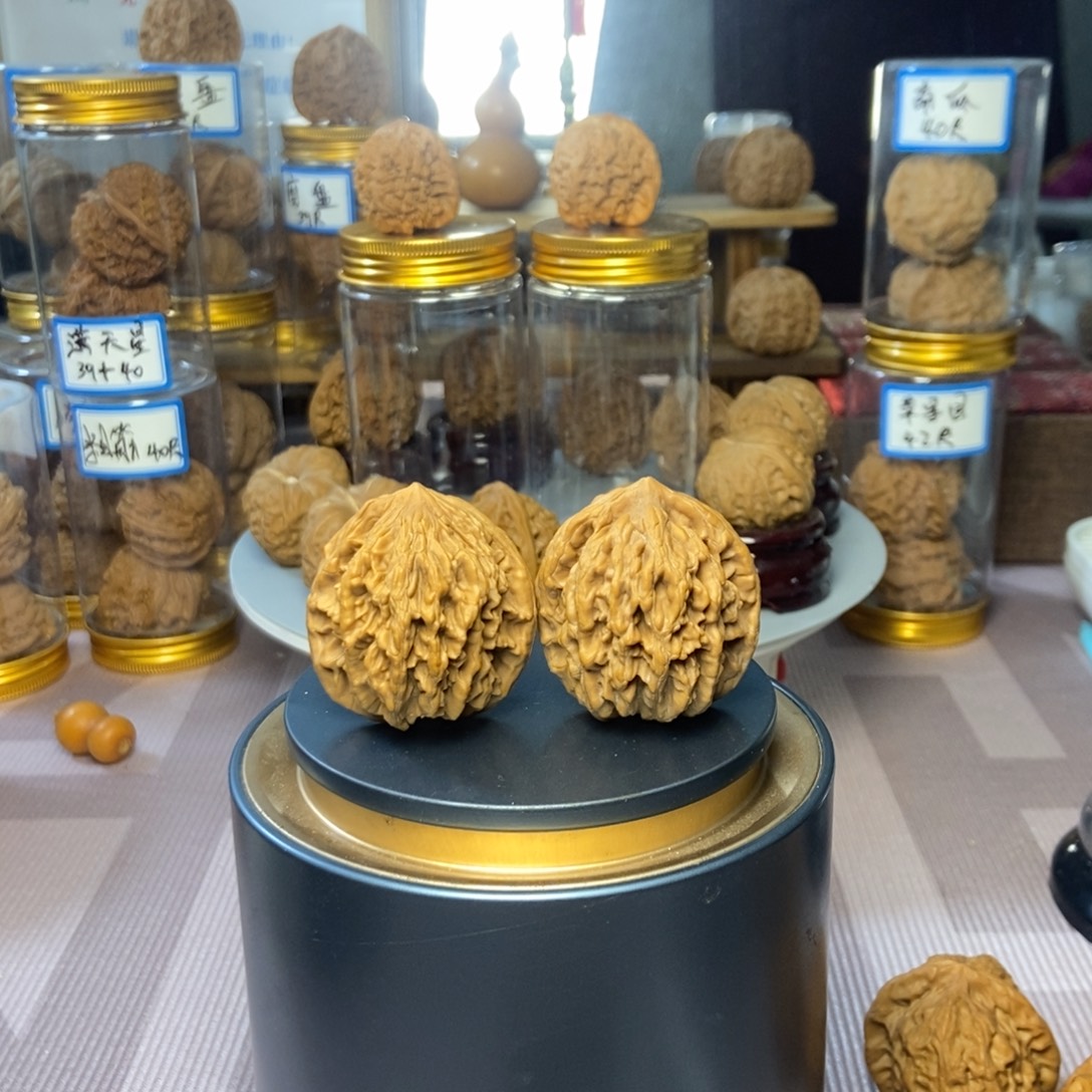 文玩核桃把件麦穗虎头