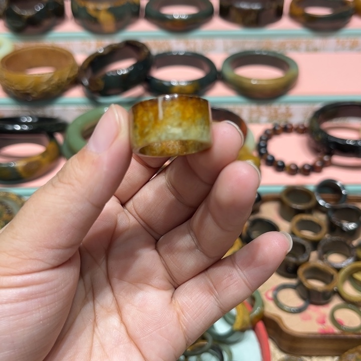 C***T岫岩河磨玉（透闪石质玉）未镶嵌戒指