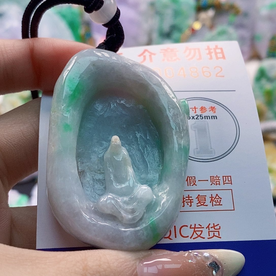 吊坠(不含链)未镶嵌翡翠