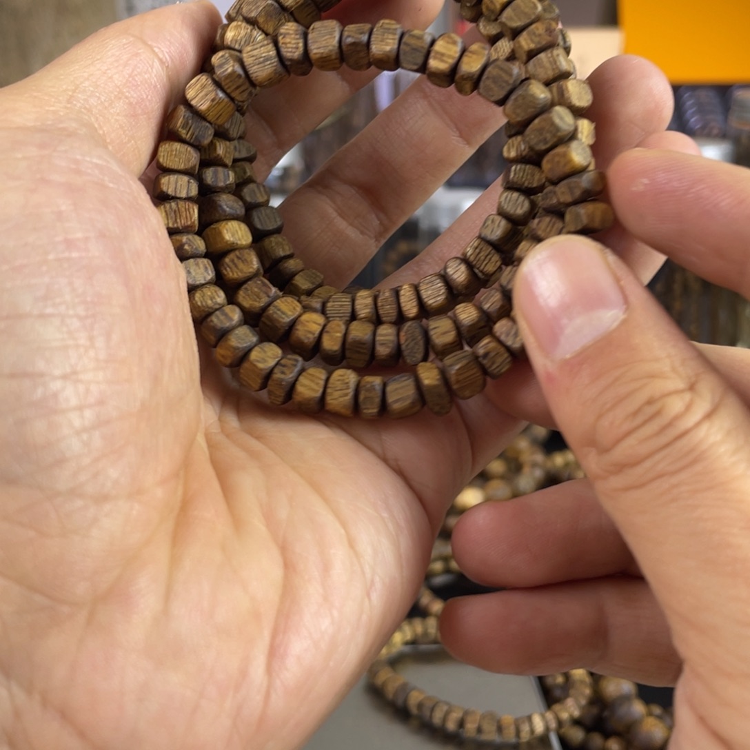 横纹碎银子沉香手串单圈4g+