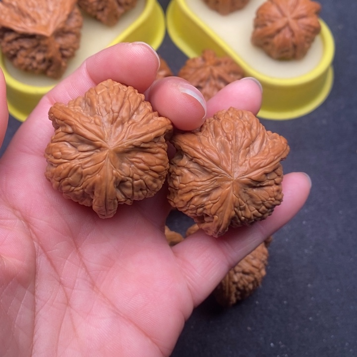 吊坠文玩核桃天**勤