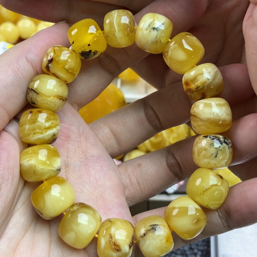 蜜蜡珠宝奇石未镶嵌90