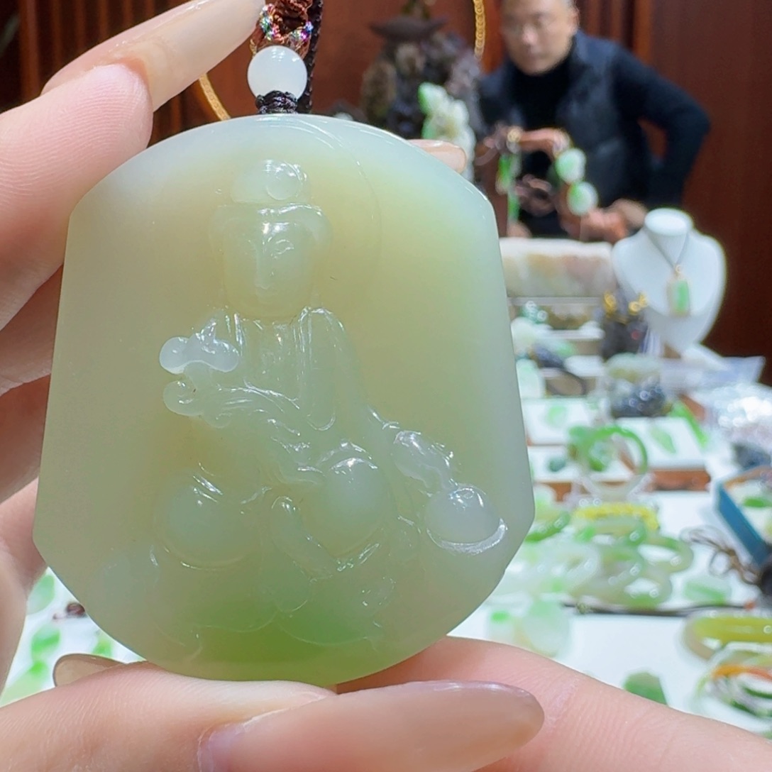 和田玉翠青观音未镶嵌
