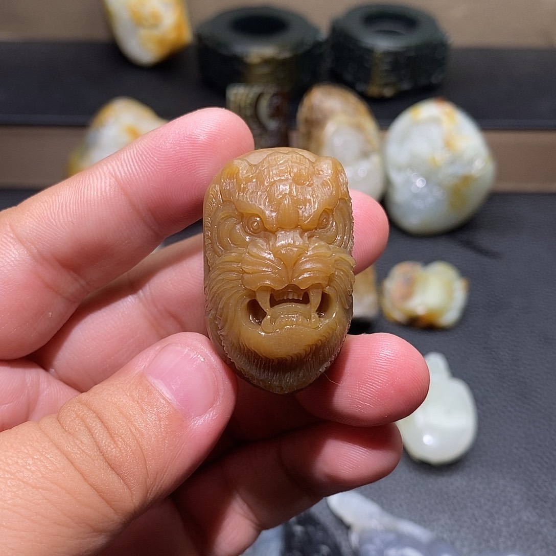 敢***当和田玉未镶嵌颈饰定制