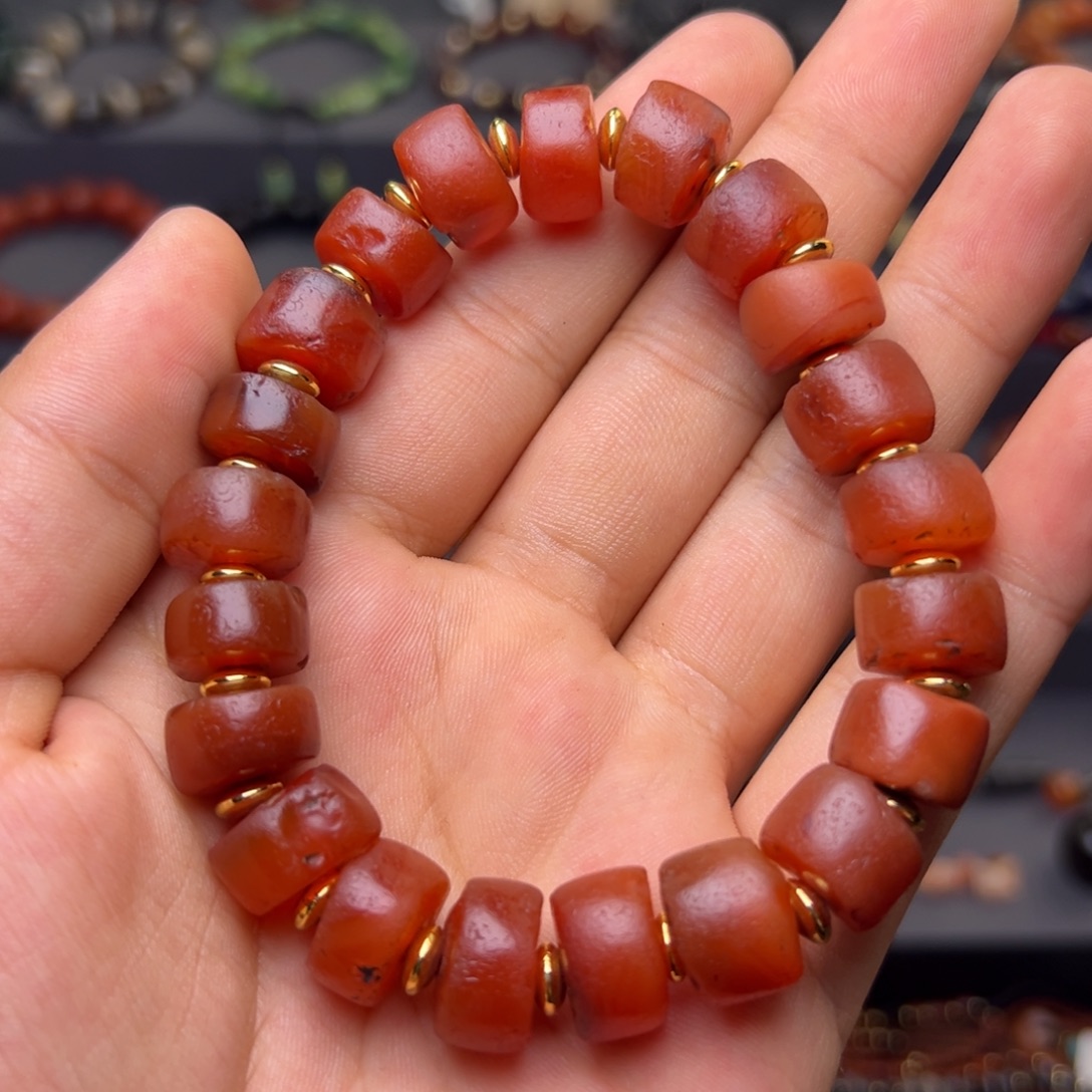 陈***观玛瑙/玉髓未镶嵌颈饰