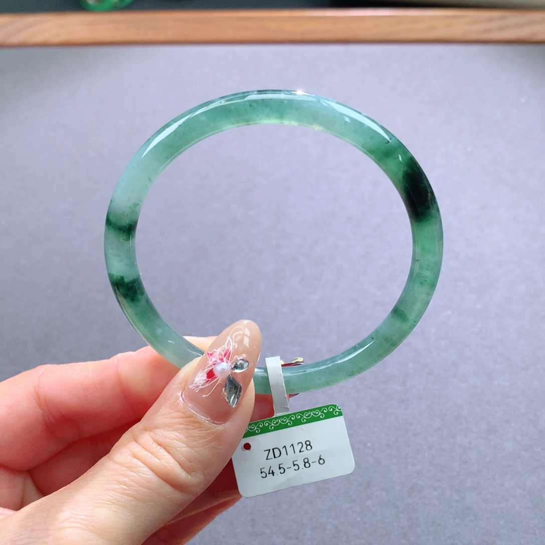 翡翠手镯未镶嵌天然翡翠手镯叮当镯