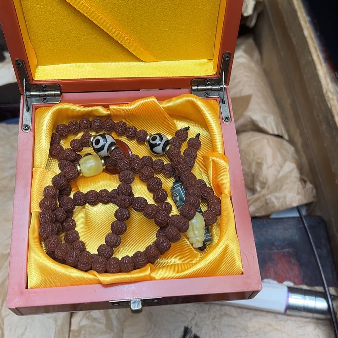 大叶紫檀（黑酸枝木类）