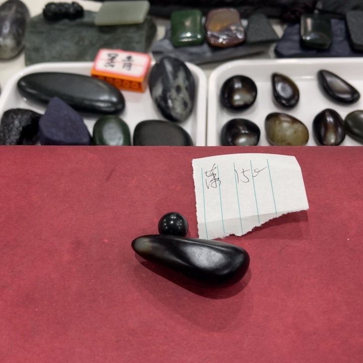 潇***哥玉新疆的戈壁的料子