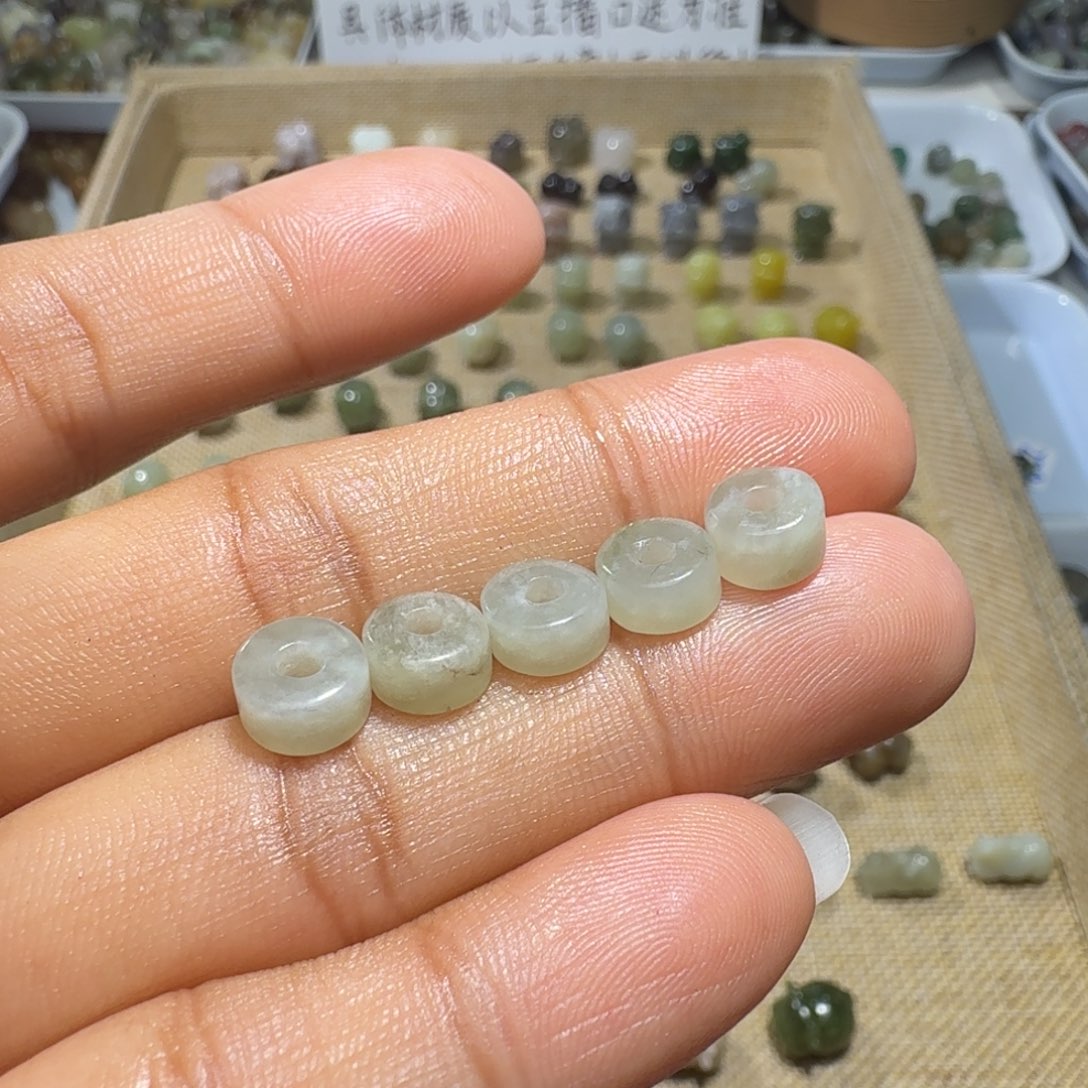 和田玉未镶嵌珠宝奇石