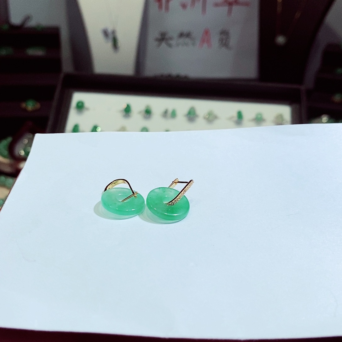 石英质玉未镶嵌戒指万*