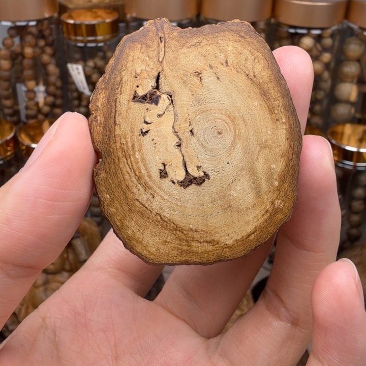 沉香碎屑沉香达拉干留疤随型8.4克