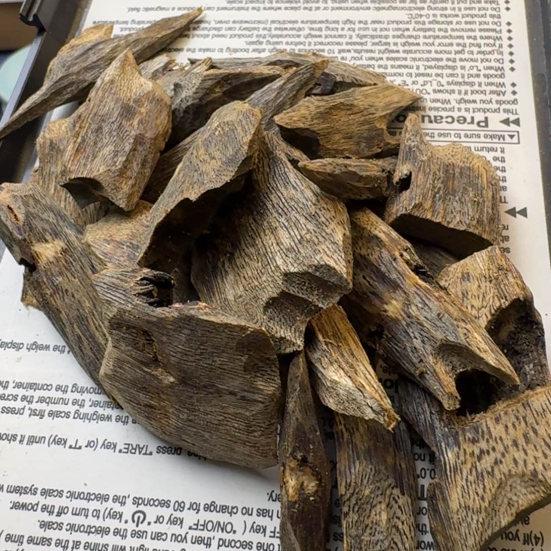 树脂制品奇楠陆河块料30