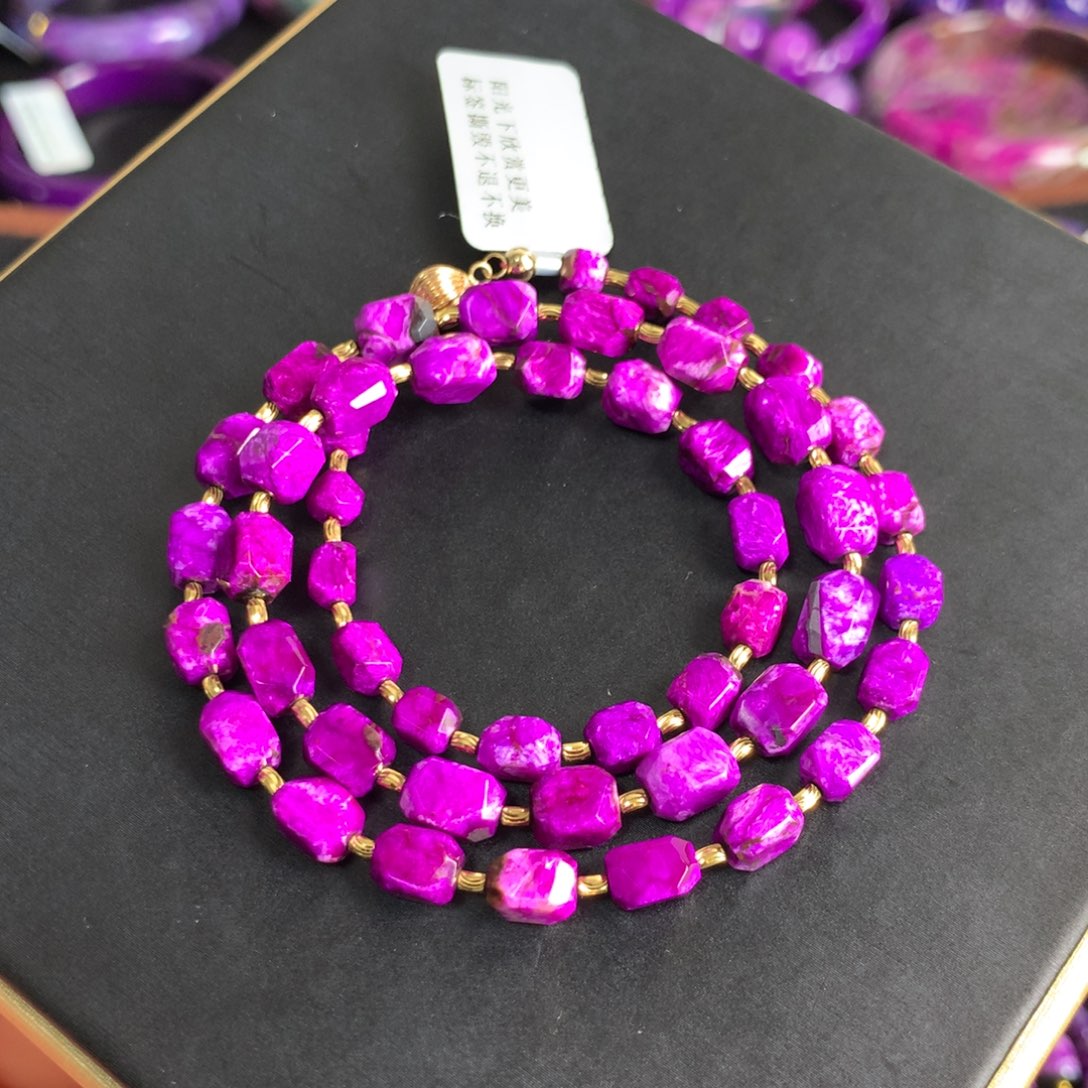 苏纪石（舒俱来）丝绒切面项链18K金镶嵌