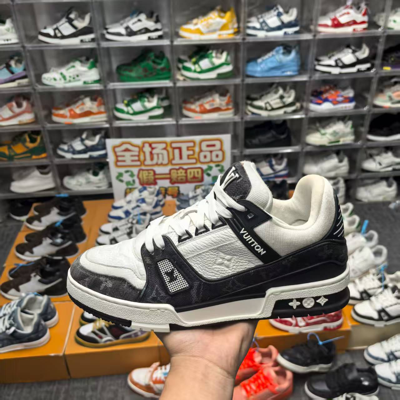 99新 LouisVuitton/路易威登 40码 trainer 黑白牛仔 板鞋