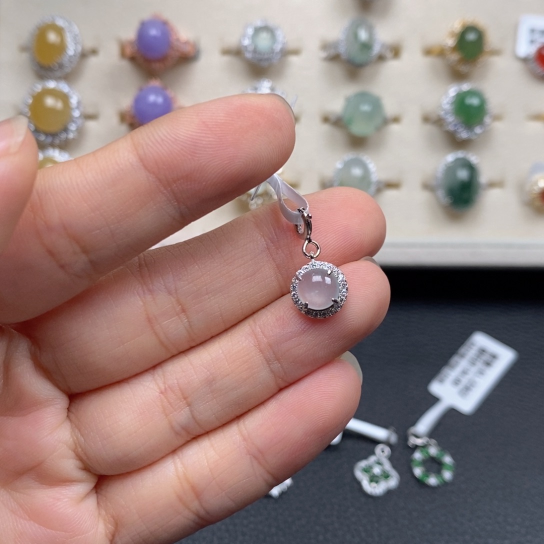 翡翠戒指银S925镶嵌小**。戒指