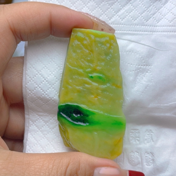 翡翠挂件未镶嵌会****子翡翠