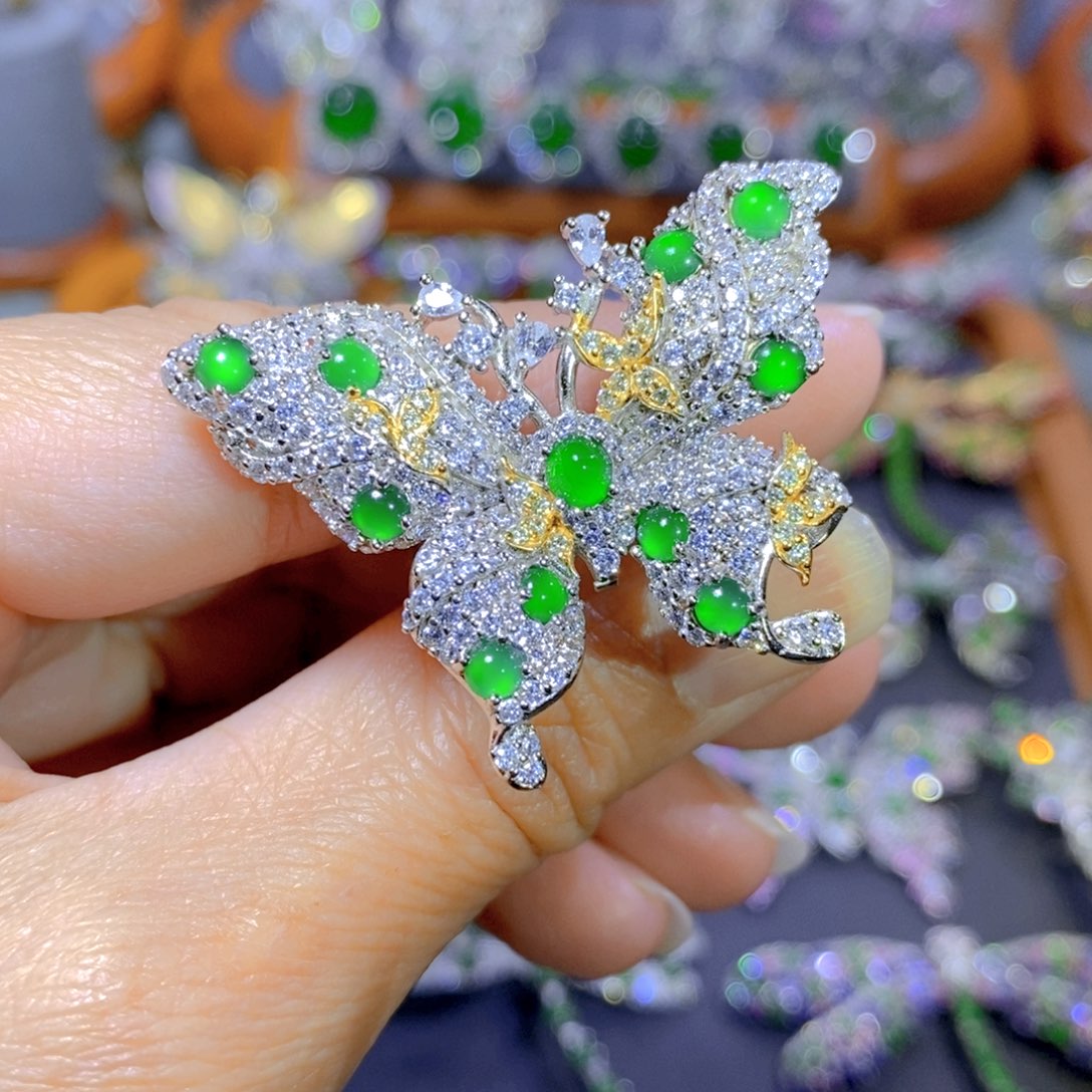 翡翠颈饰银S925镶嵌天然翡翠