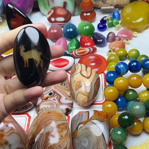 玛瑙/玉髓颈饰未镶嵌