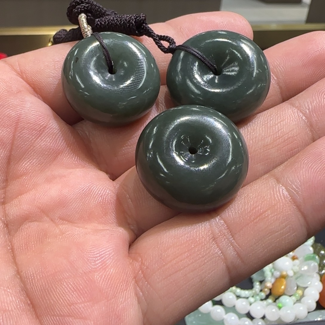 和田玉（糖玉）未镶嵌颈饰平安扣多样性发一