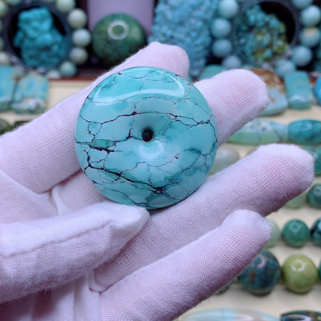 绿松石颈饰未镶嵌