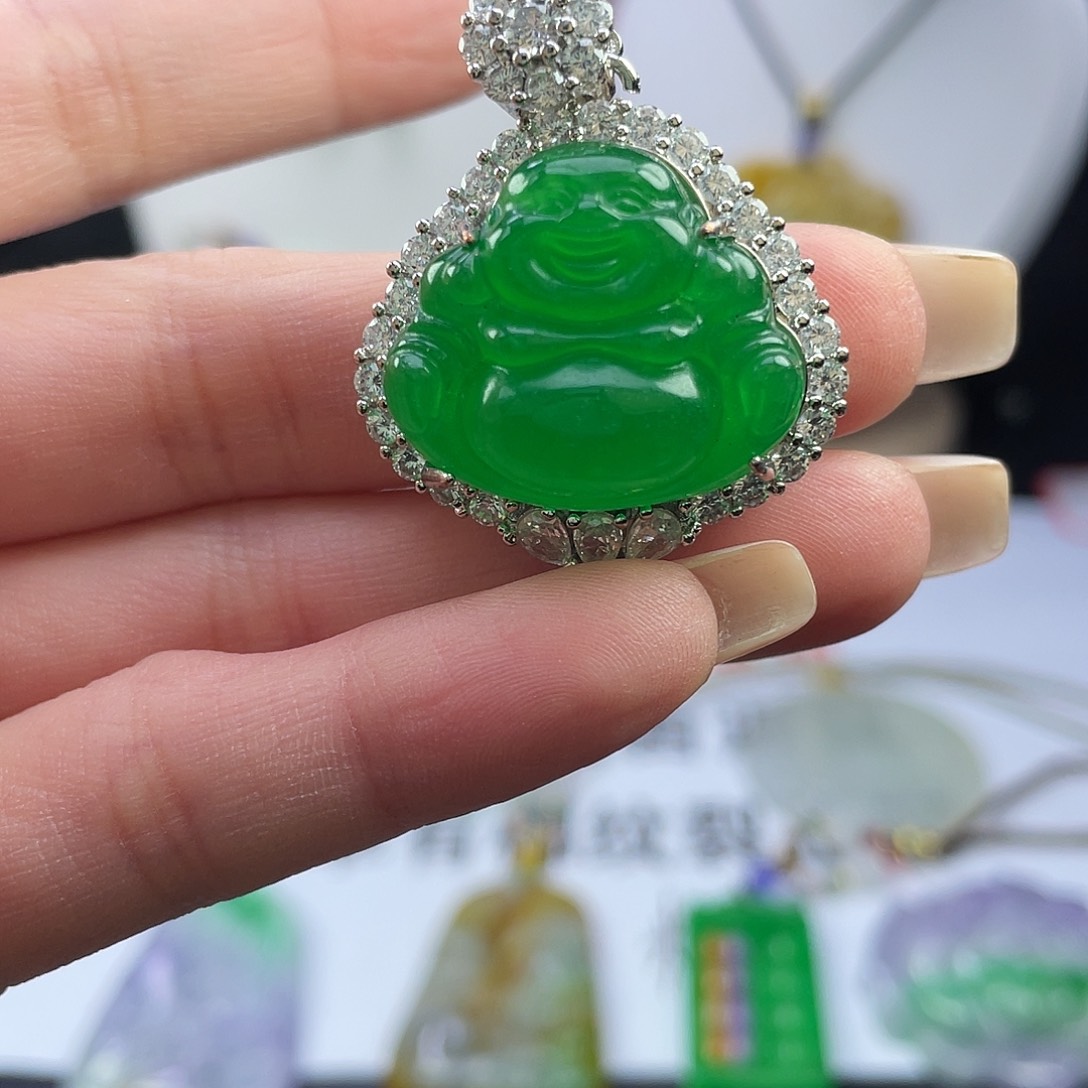 翡翠未镶嵌吊坠(赠链)