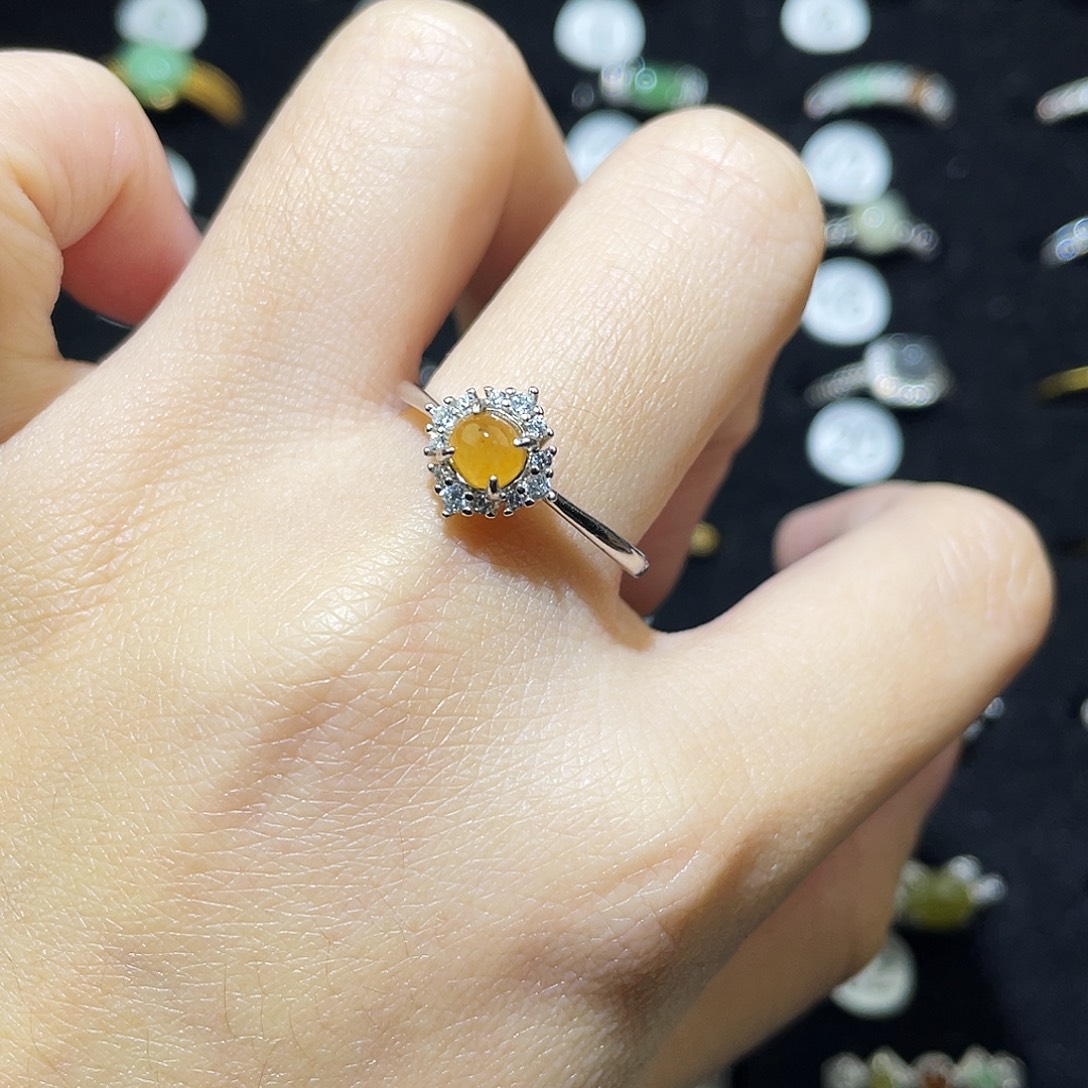 翡翠未镶嵌戒指戒指