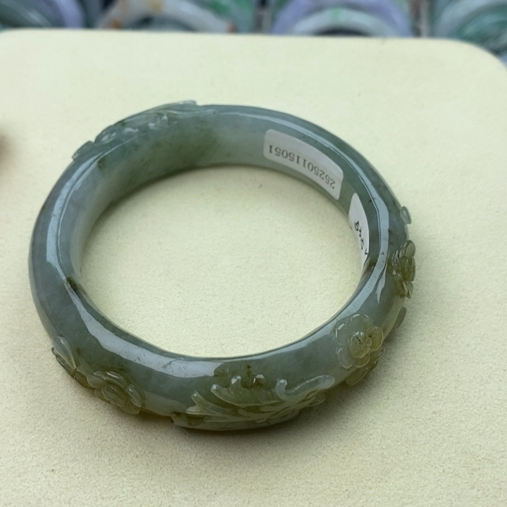 翡翠未镶嵌手镯53.5梅花鹿215