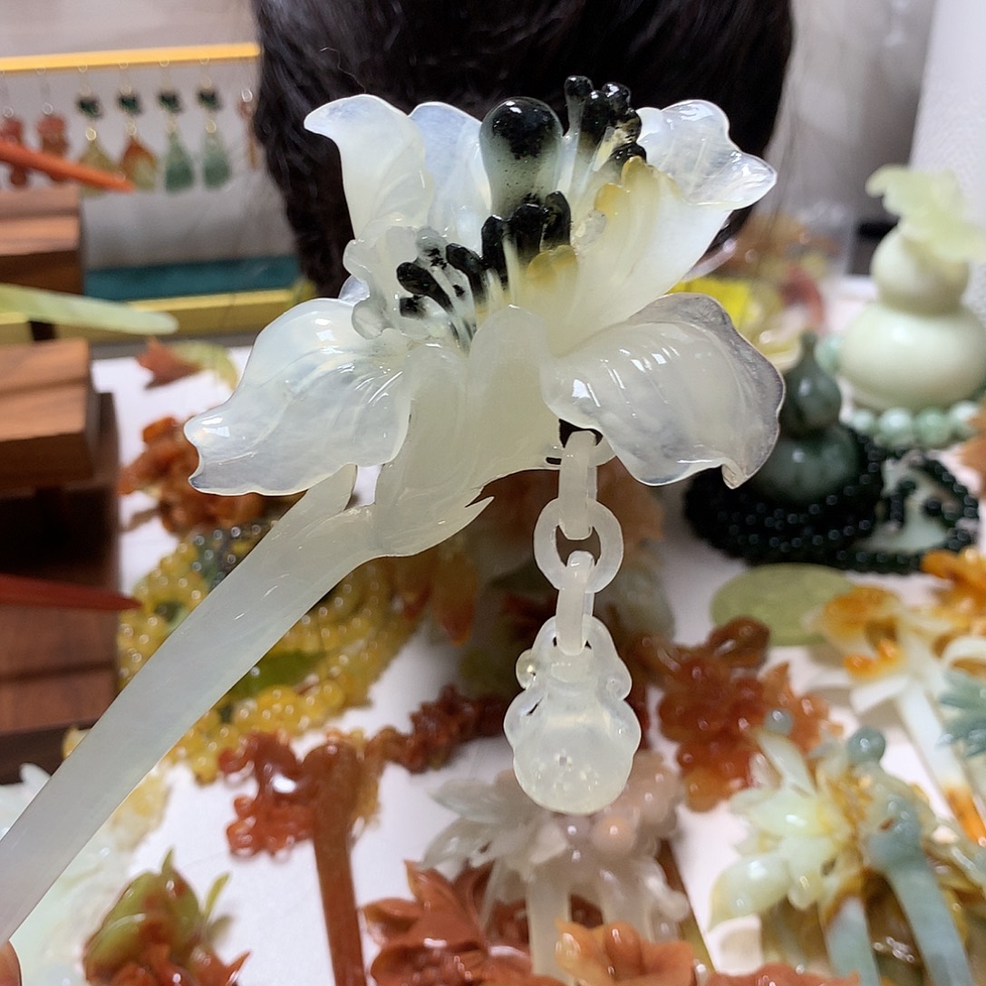喜***财蛇纹石玉合金发饰
