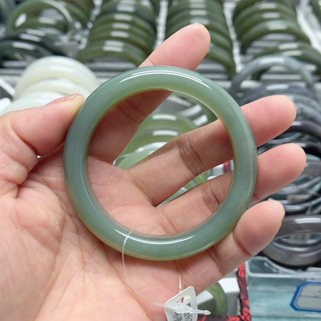 和田玉（黄玉）未镶嵌手镯遇**琪