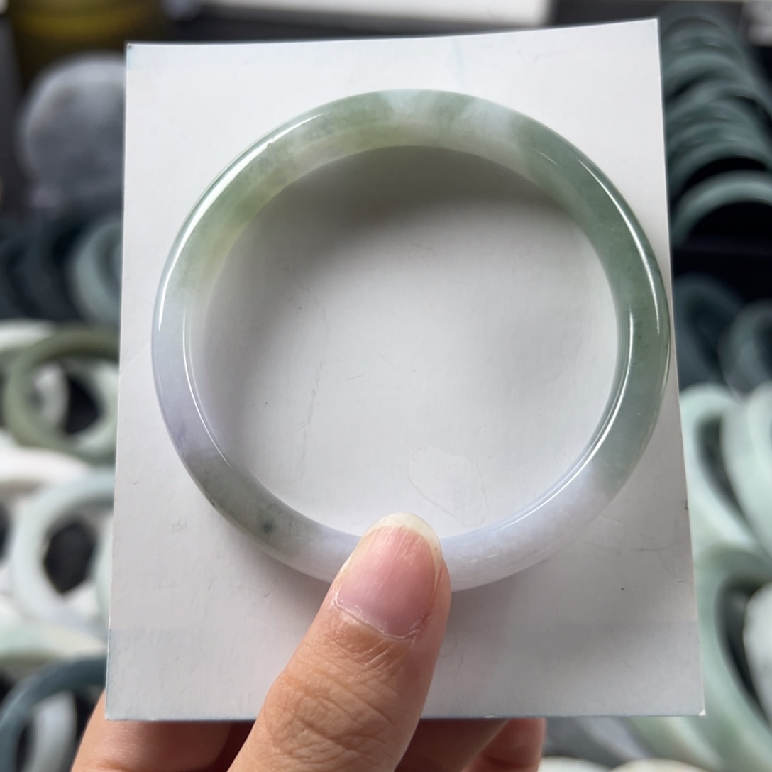 翡翠手镯未镶嵌冰胶半山水