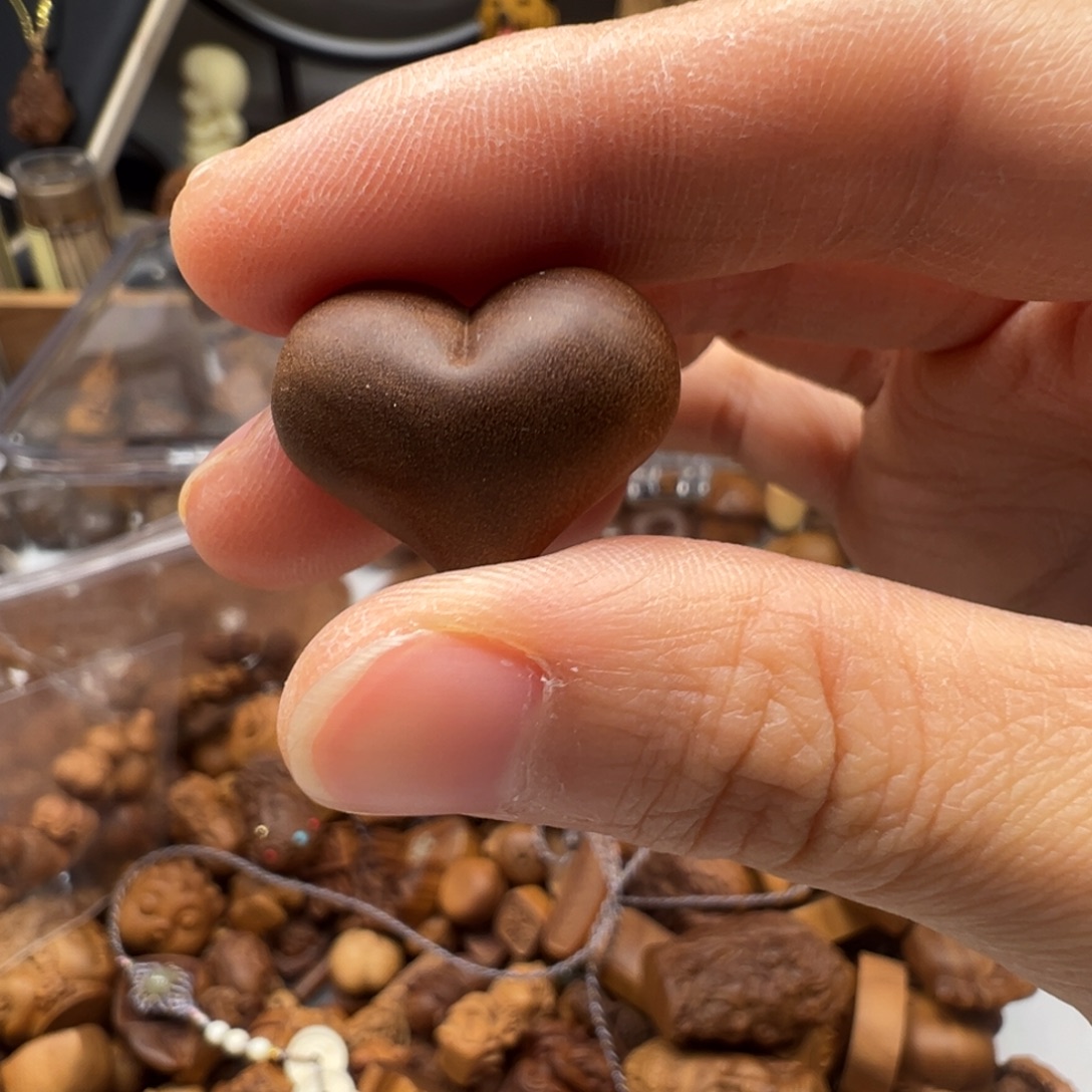 檀香木爱心老山檀
