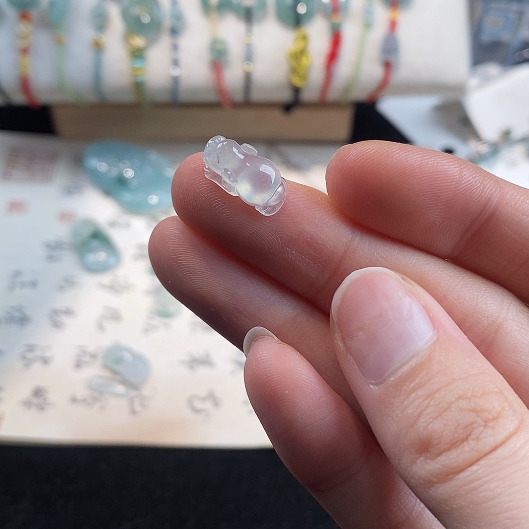 翡翠颈饰未镶嵌婧*天然翡翠